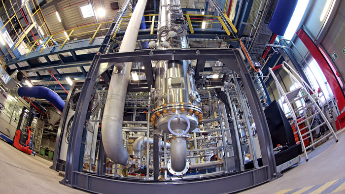 Evonik and Siemens launch research project to produce specialty chemicals from CO2