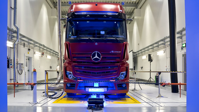 Mercedes-Benz opens new e-truck testing centre