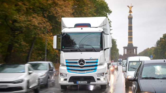 Daimler Trucks starts global initiative for electric-truck charging infrastructure