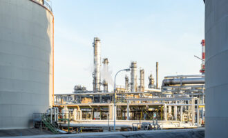 EU refiners unveil pathway for low-carbon liquid fuels by 2020