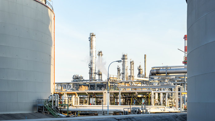 EU refiners unveil pathway for low-carbon liquid fuels by 2020