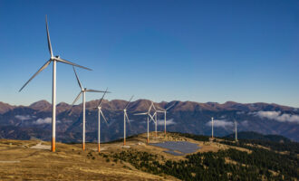 Group III base oils attempt to break into wind turbine market dominated by PAOs