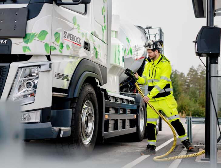 Volvo Trucks launches complete range of electric trucks in Europe