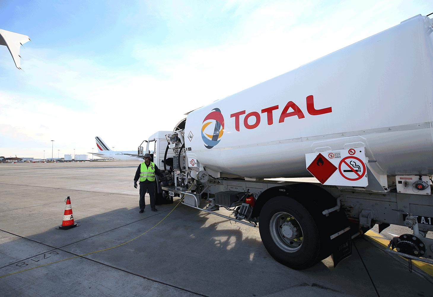 Total starts production of sustainable aviation fuel in France
