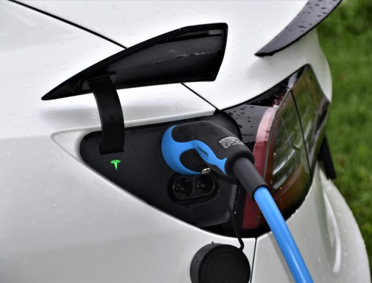 Electric vehicles: Special requirements and impact on future grease demand