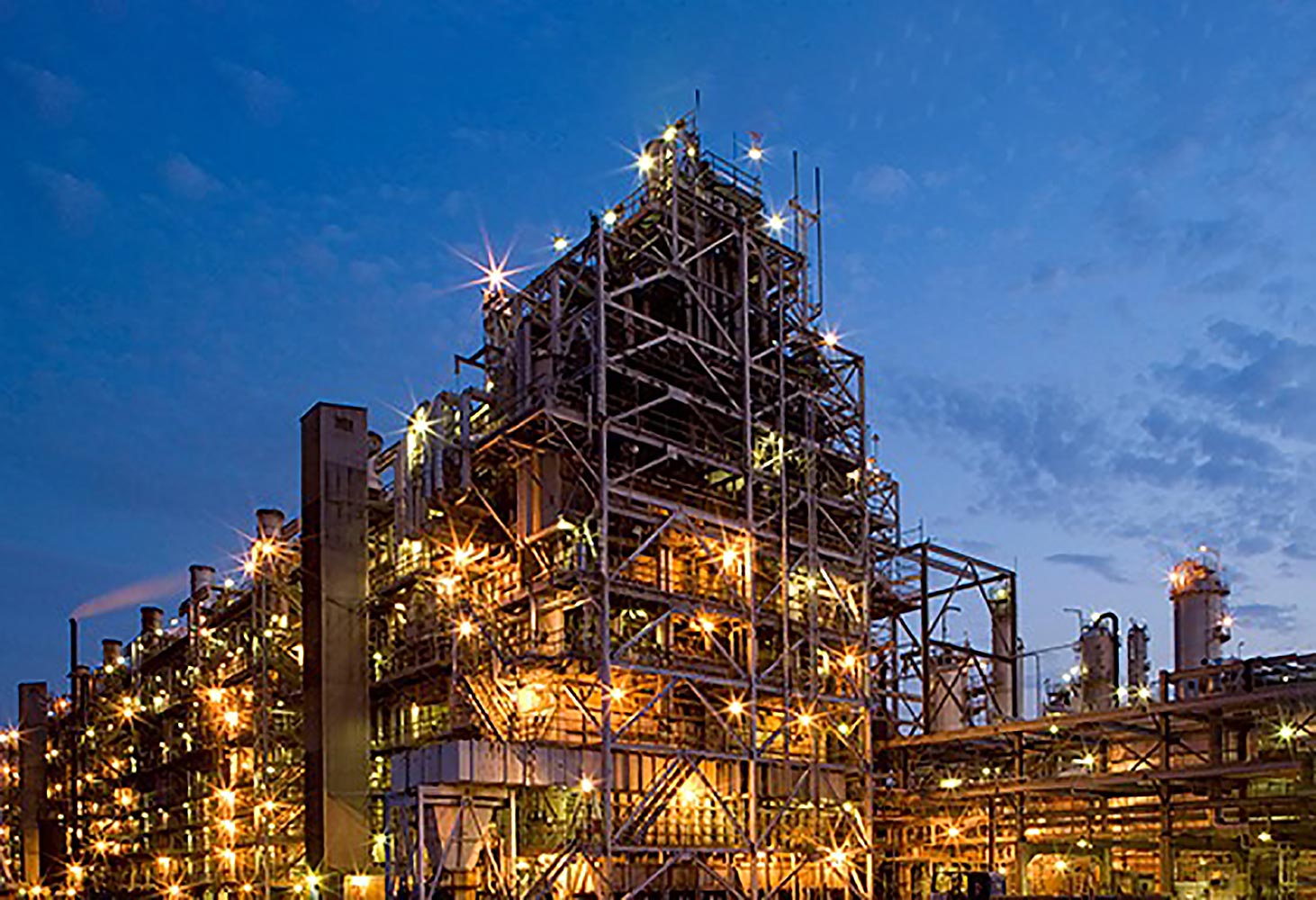 LyondellBasell considering sale of Houston Refinery