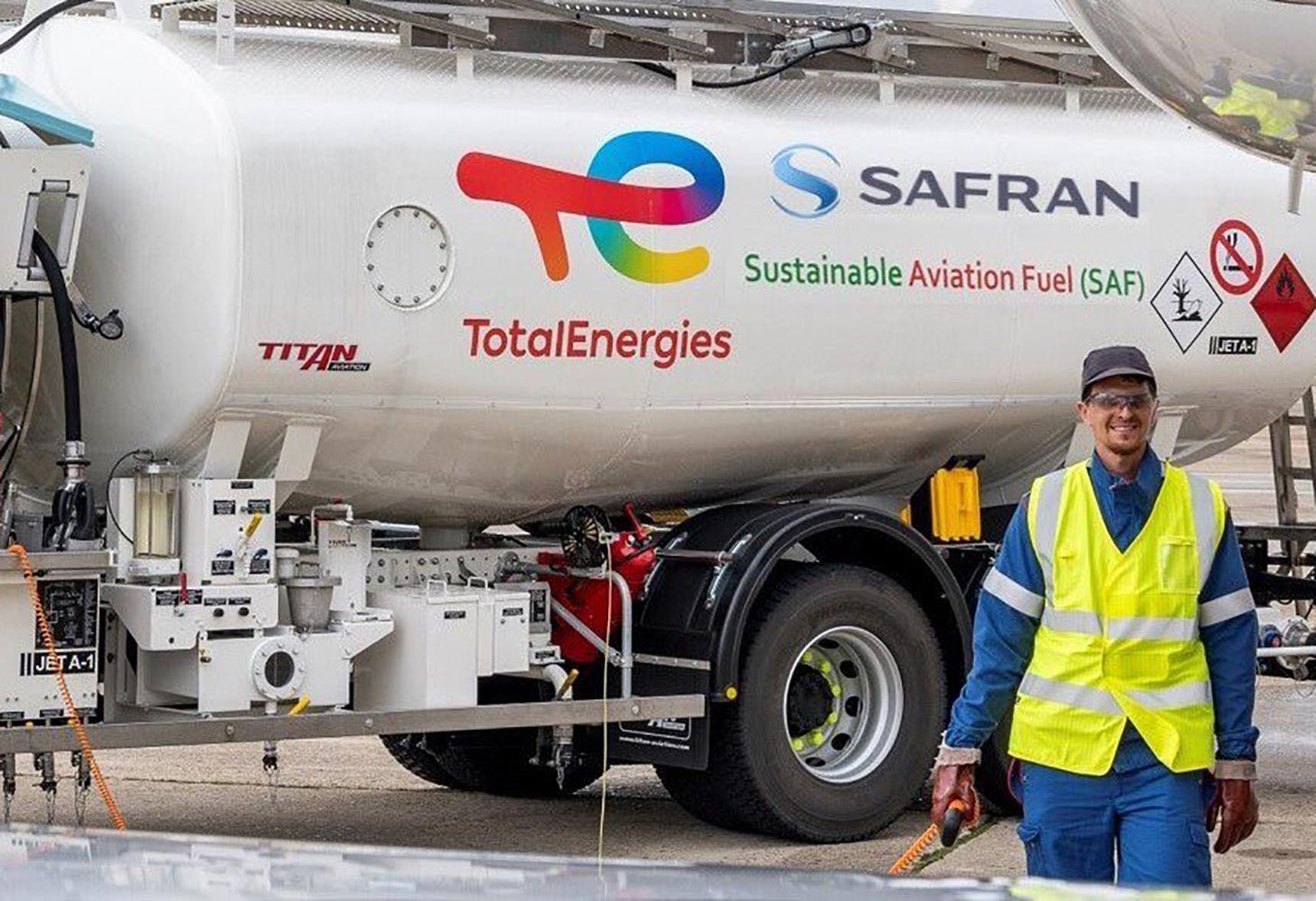 Safran and TotalEnergies to develop sustainable aviation fuel