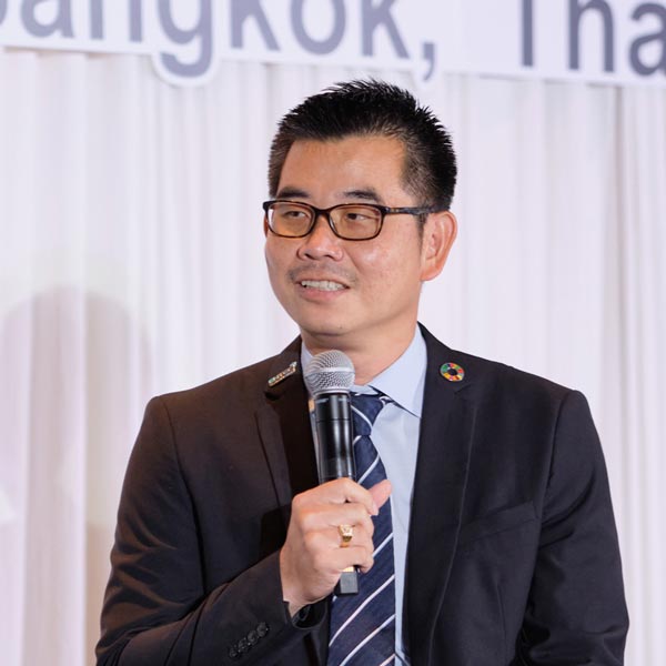 Dr. Nuwong Chollacoop at F+L Week 2022 in Bangkok Thailand