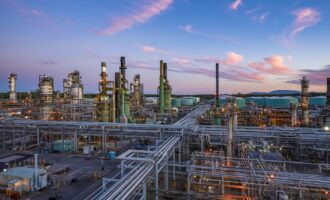 bp to use Honeywell's Ecofining™ technology at 5 sites to produce SAF