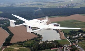 H2FLY achieves first piloted flight with liquid hydrogen-powered aircraft